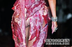 全方位揭秘用纯牛肉做的Lady Gaga“烤肉裙”