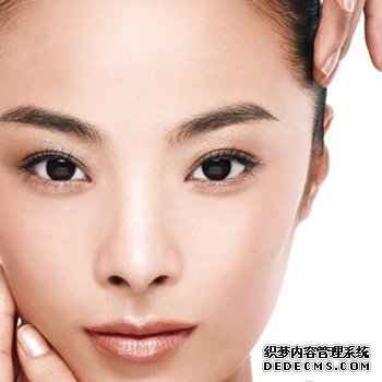 选对色号是打造裸妆的制胜武器