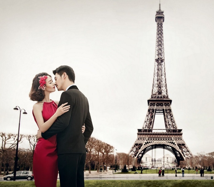法国巴黎埃菲尔铁塔及巴黎香水