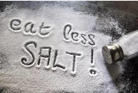 宝宝吃盐过多有哪些危害呢？宝宝到底吃多少盐才比较合适呢