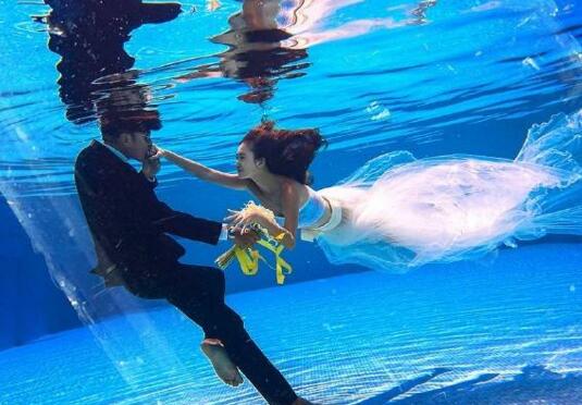 拍摄水下婚纱照4个注意事项